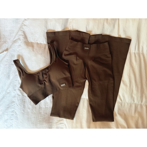 NVGTN Hazelnut Harmony Ribbed Seamless Set - Picture 6 of 6